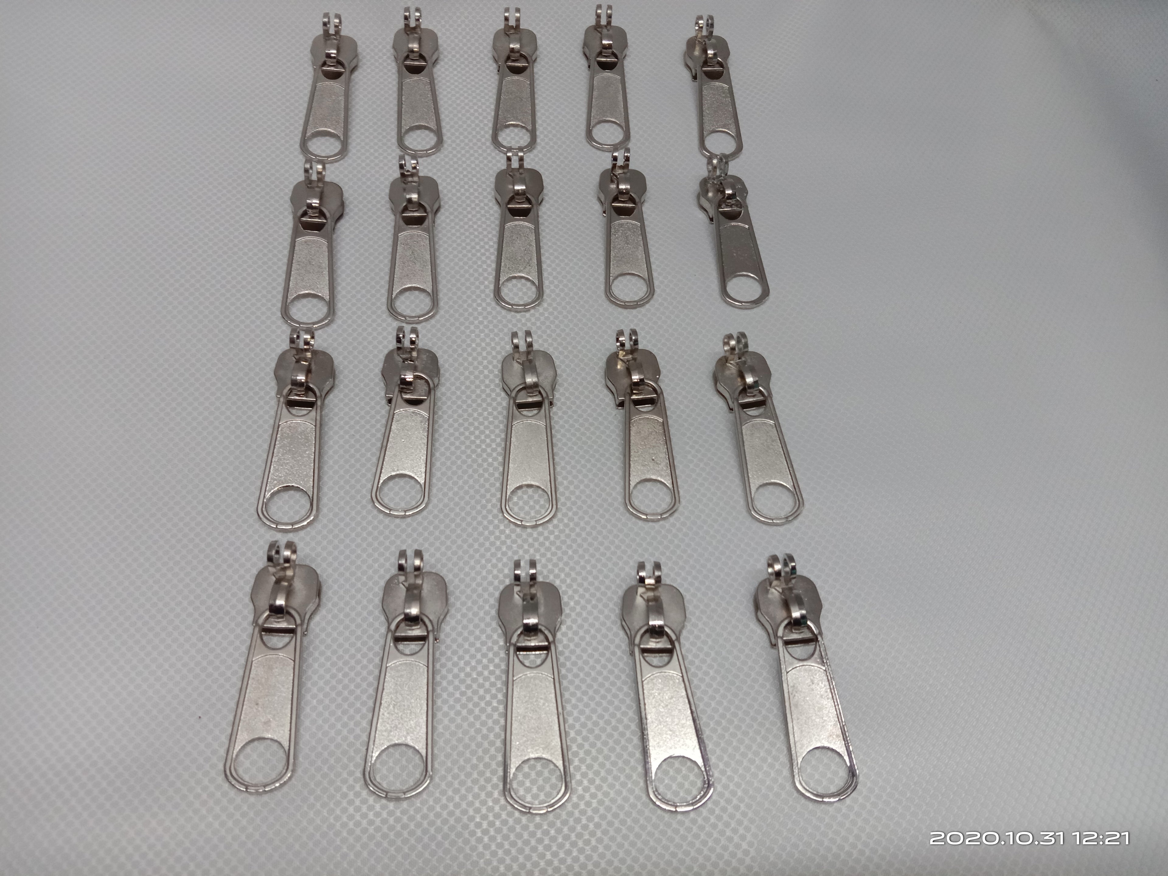 Metal Zipper Slider (Auto-Lock Type) ज़िप स्लाइडर