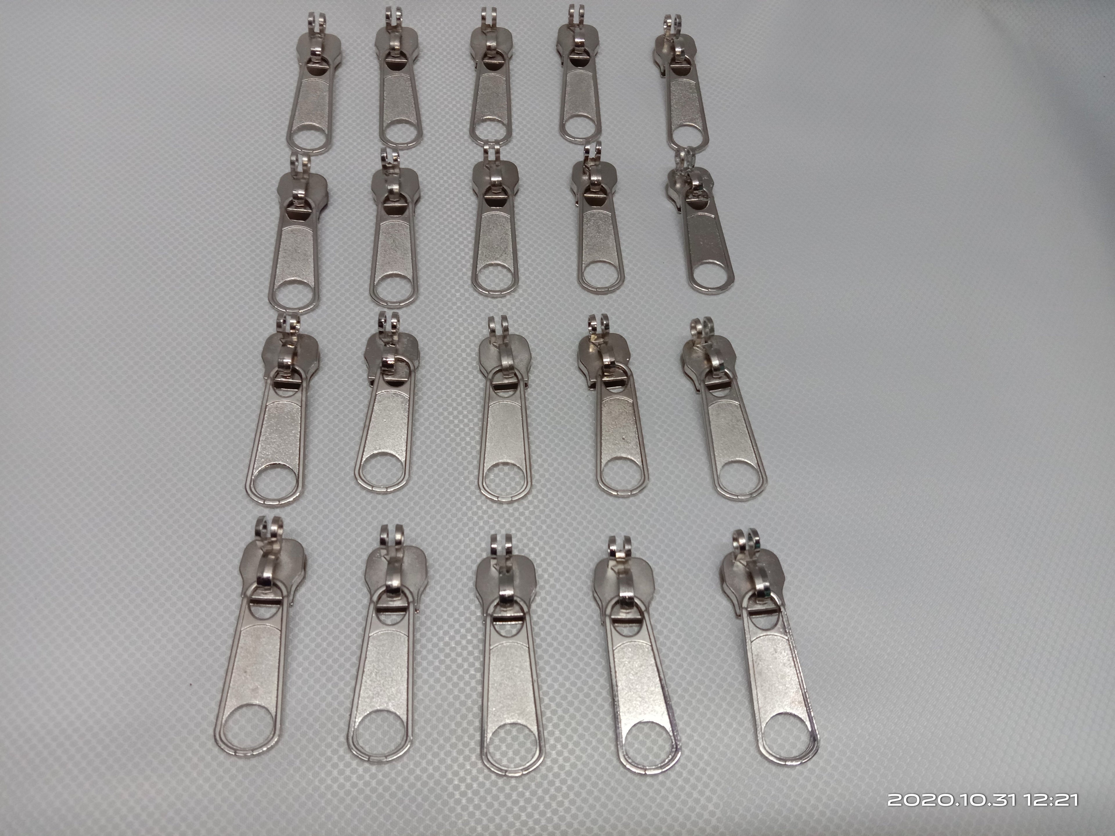 Metal Zipper Slider (Auto-Lock Type) ज़िप स्लाइडर