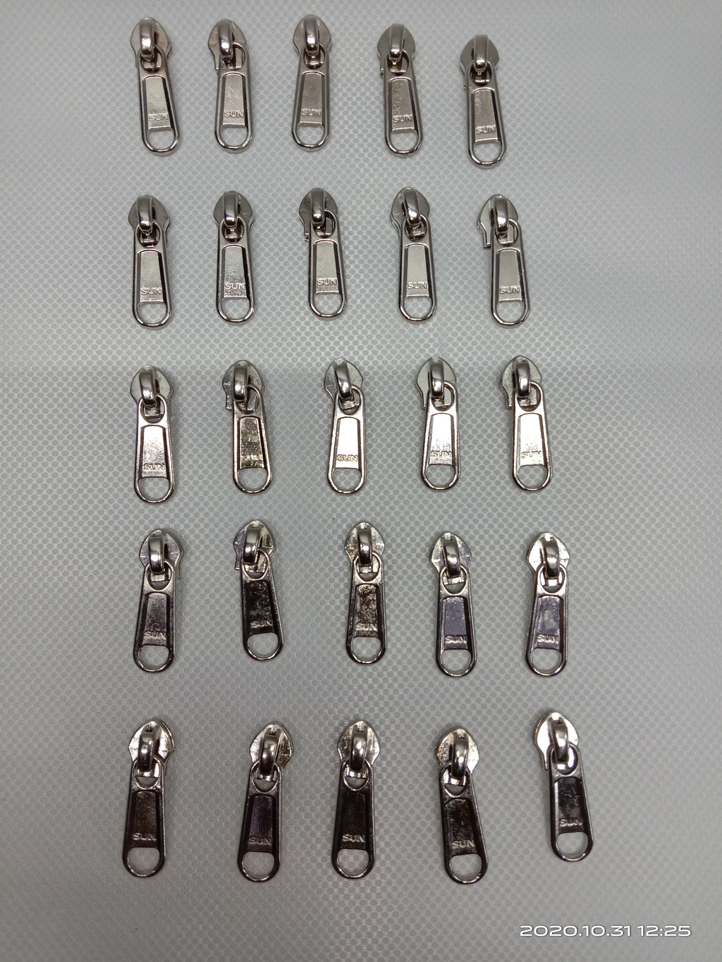 Metal Zipper Slider (Auto-Lock Type) ज़िप स्लाइडर