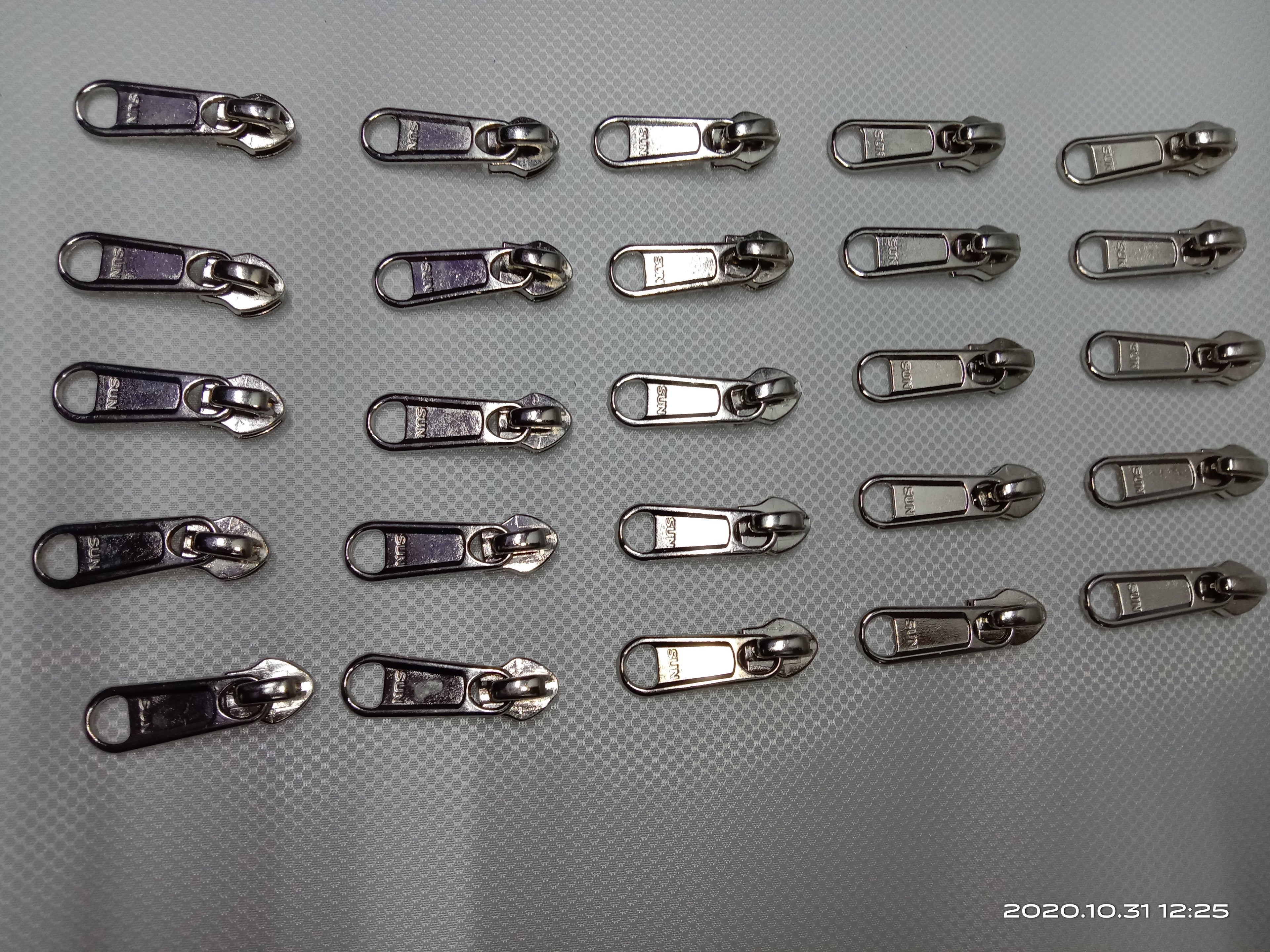 Metal Zipper Slider (Auto-Lock Type) ज़िप स्लाइडर