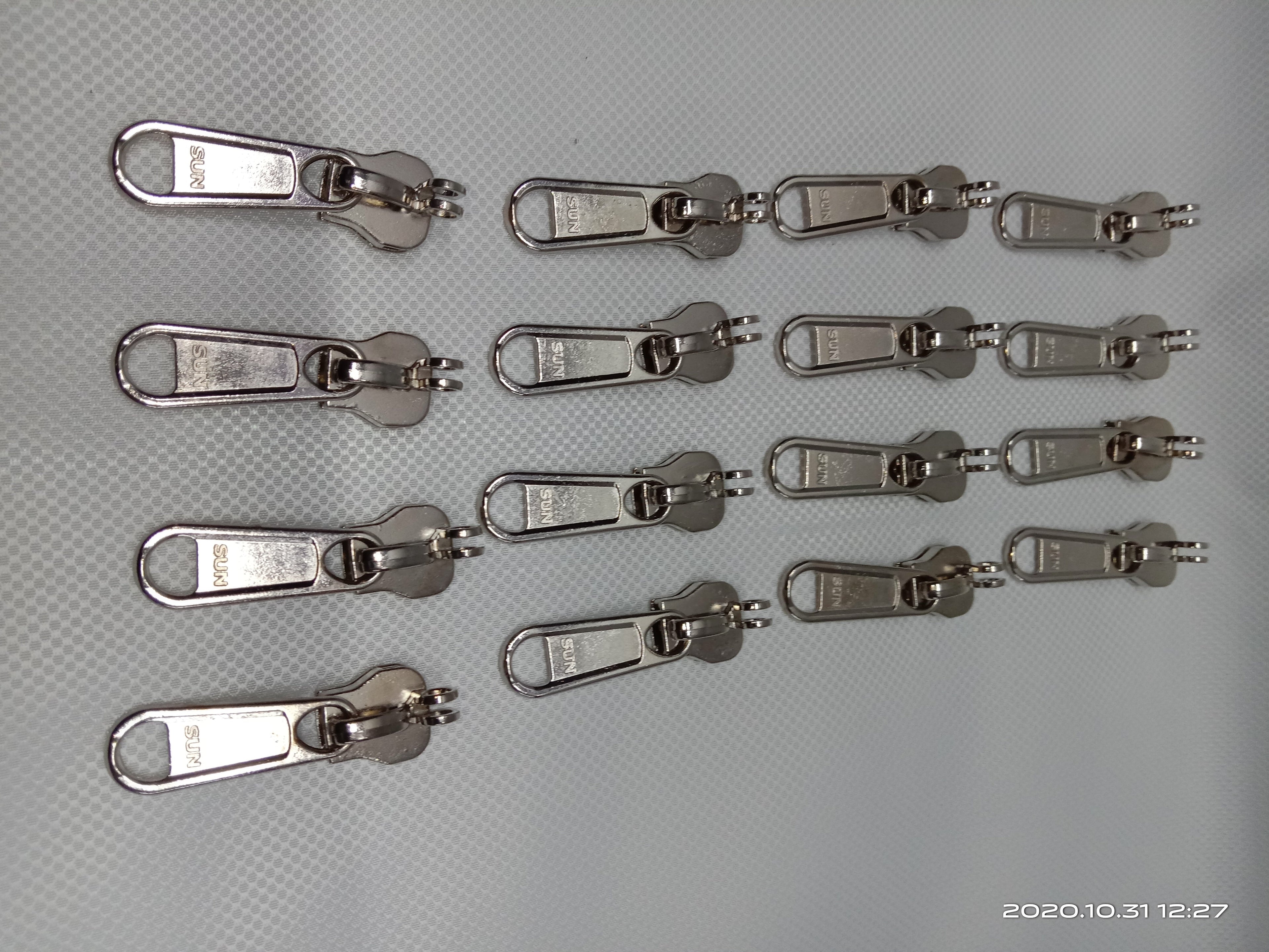 Metal Zipper Slider (Auto-Lock Type) ज़िप स्लाइडर